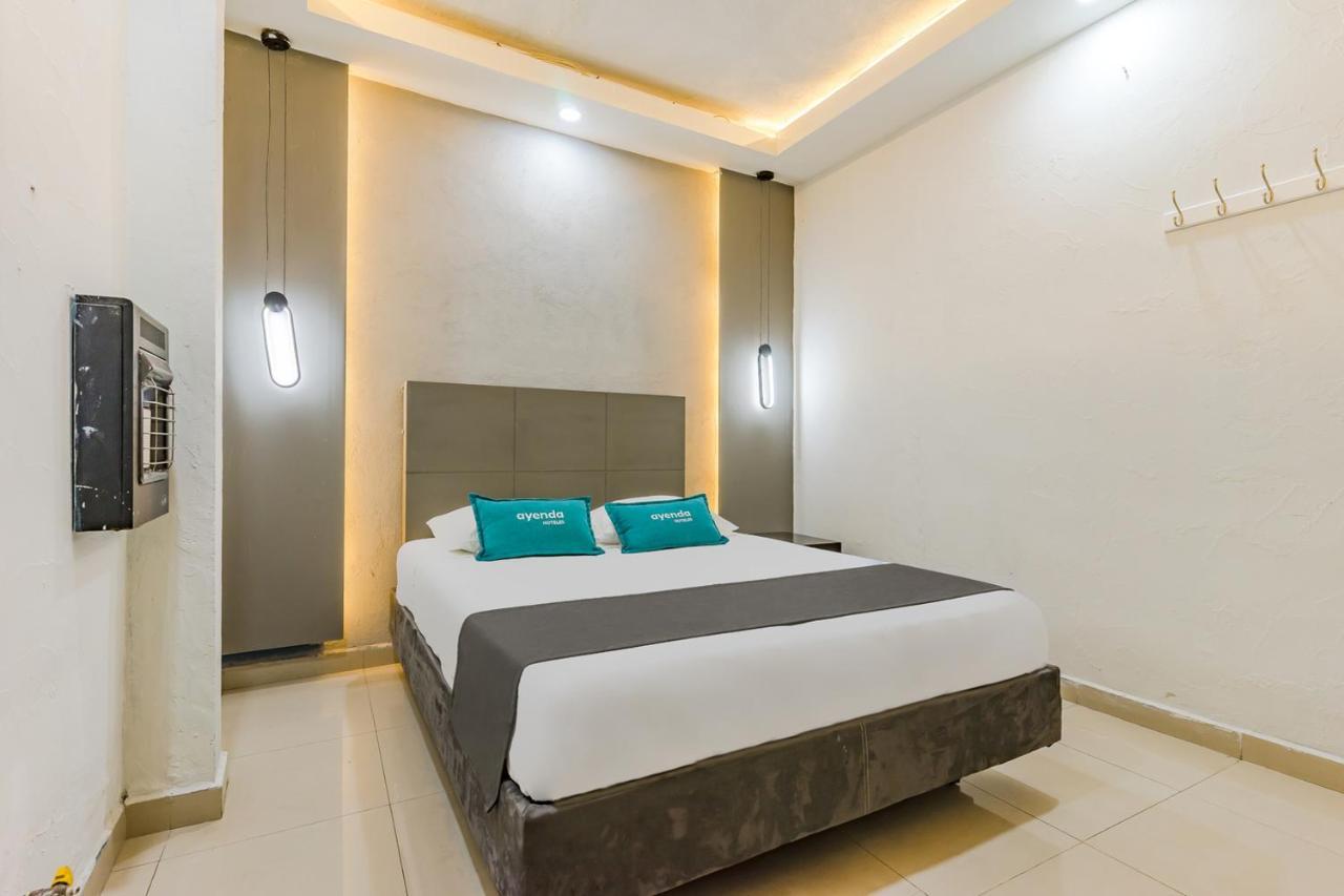 Ayenda Blue Cristal Hotel Monterrey Exterior photo